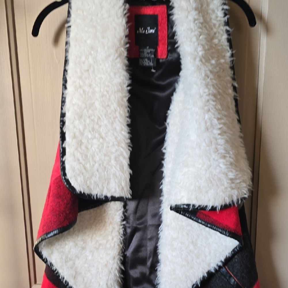 Me Jane Red and White Women's Sweater Vest
